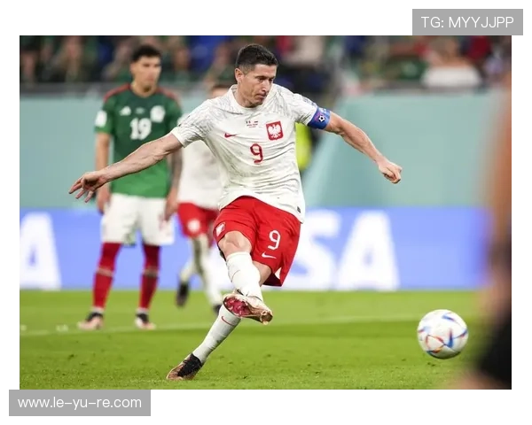 莱万独中三元，带领波兰大胜对手晋级欧洲杯预选赛